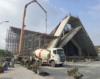 Bê tông long thành thực hiện đổ bê tông công trình Nhà Thờ Thành Tâm tại Lộc An-Bình Sơn