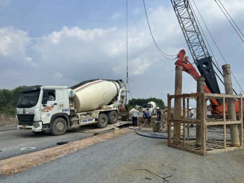 Chào năm 2024! Bê tông Long Thành đổ cọc thử gói XL26 - Vành Đai 3